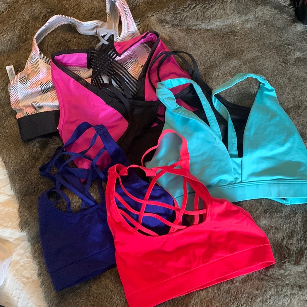 6 VS sports bras